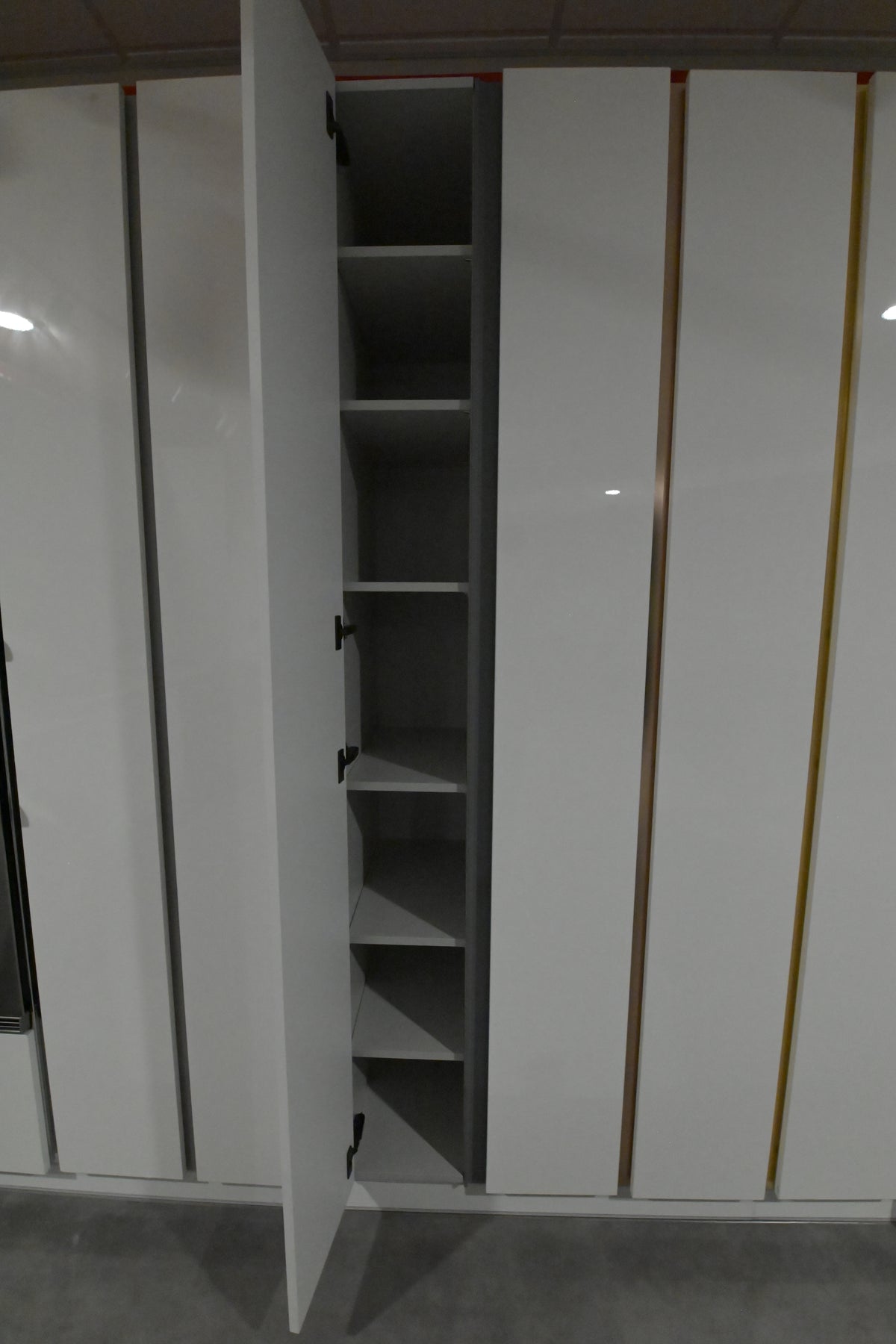 Wren Milano Ultra Bianco Gloss Kitchen