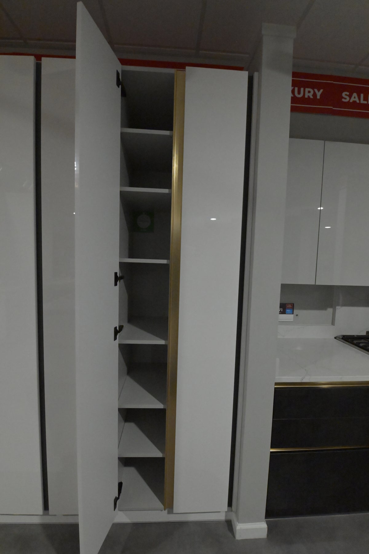 Wren Milano Ultra Black & White Kitchen