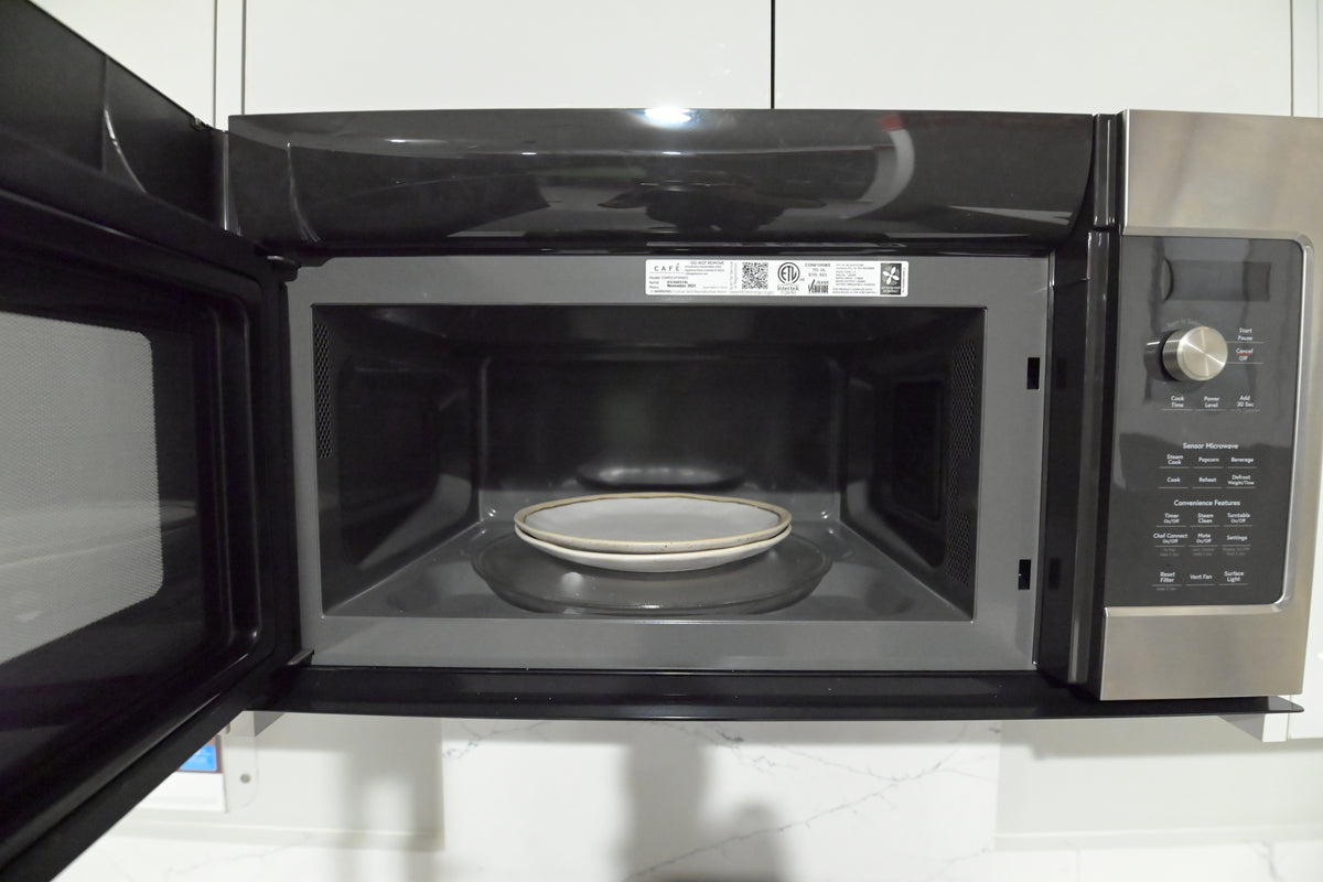 Wren Milano Ultra Black & White Kitchen