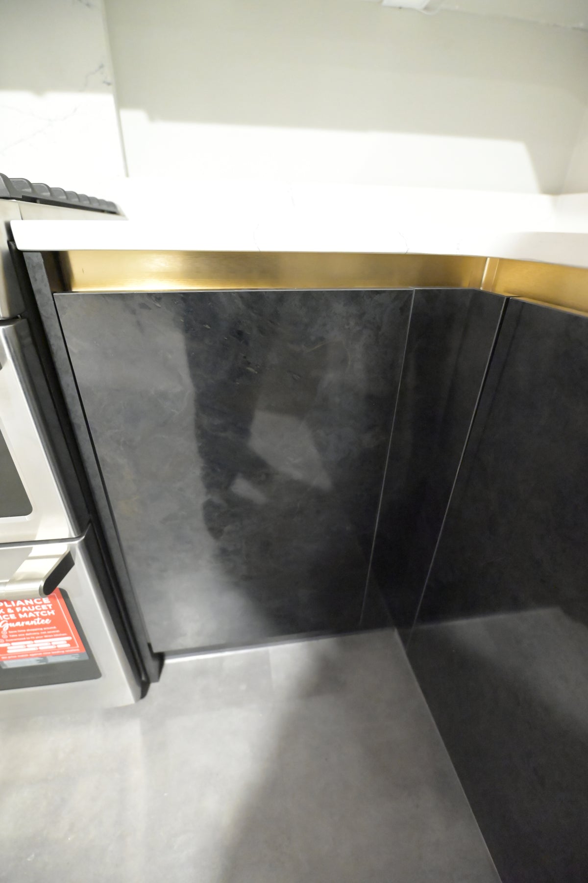 Wren Milano Ultra Black & White Kitchen