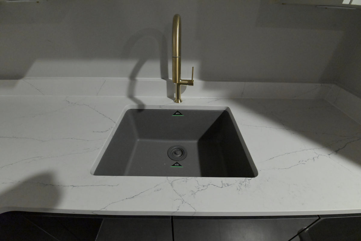 Wren Milano Ultra Black & White Kitchen