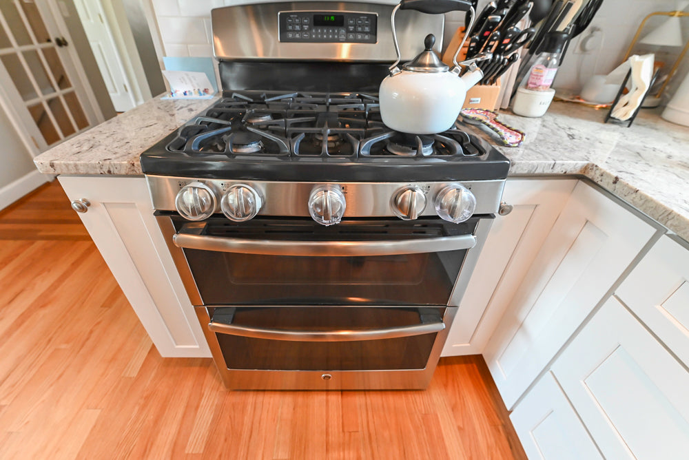 Cozy Charm: Traditional White Kitchen with Island & Appliance Package