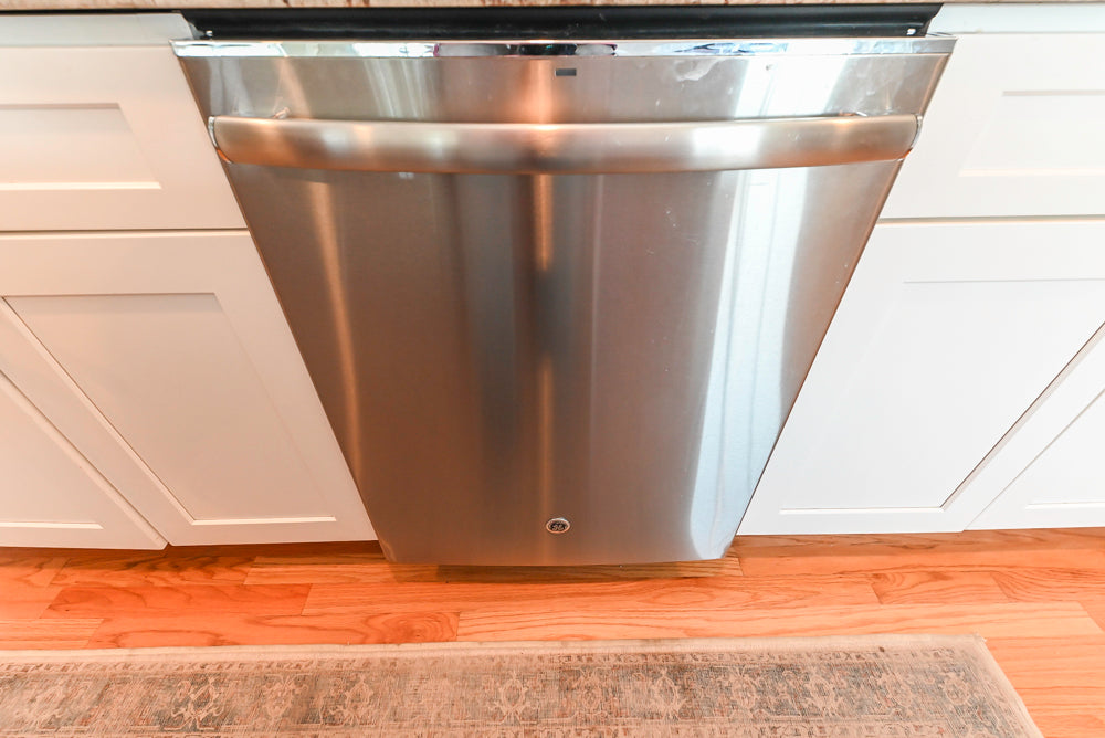 Cozy Charm: Traditional White Kitchen with Island & Appliance Package