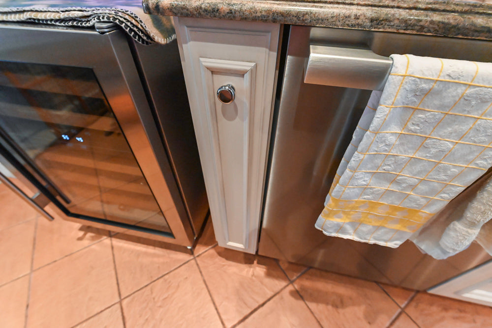 Wood-Mode Wonder: Traditional Light Cream Kitchen with Granite Countertops