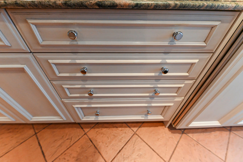 Wood-Mode Wonder: Traditional Light Cream Kitchen with Granite Countertops