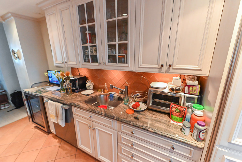 Wood-Mode Traditional Light Cream Pre-Owned Kitchen with Granite Countertops