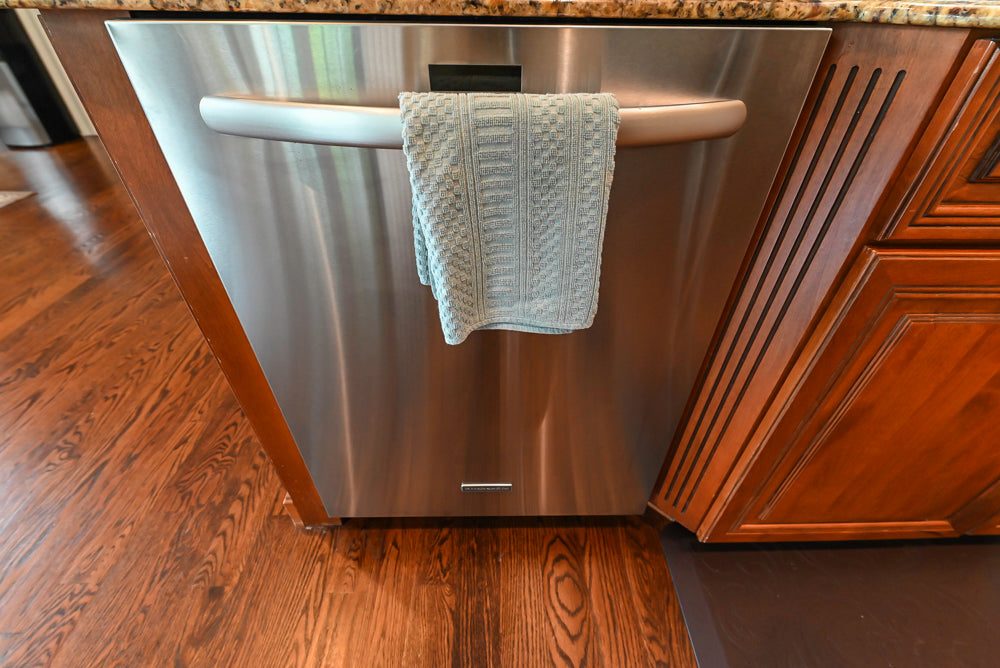 Oh My Omega: Traditional White Kitchen with Pantry, Desk Area & Appliances