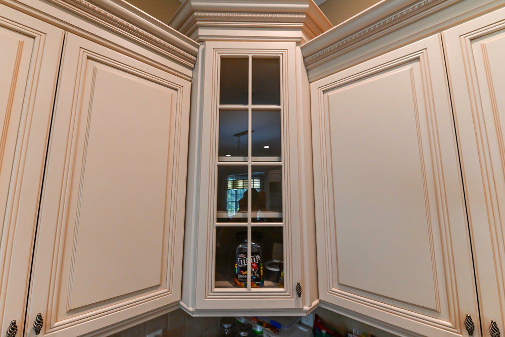 Oh My Omega: Traditional White Kitchen with Pantry, Desk Area & Appliances