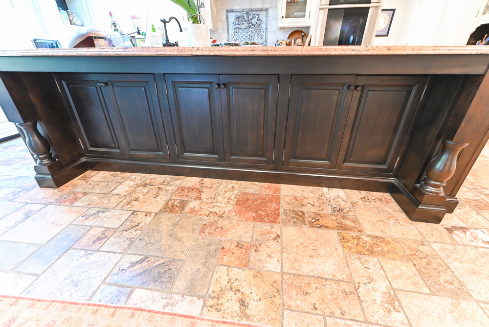 Heirloom Traditional Off-White Pre-Owned Kitchen with Island and Appliances