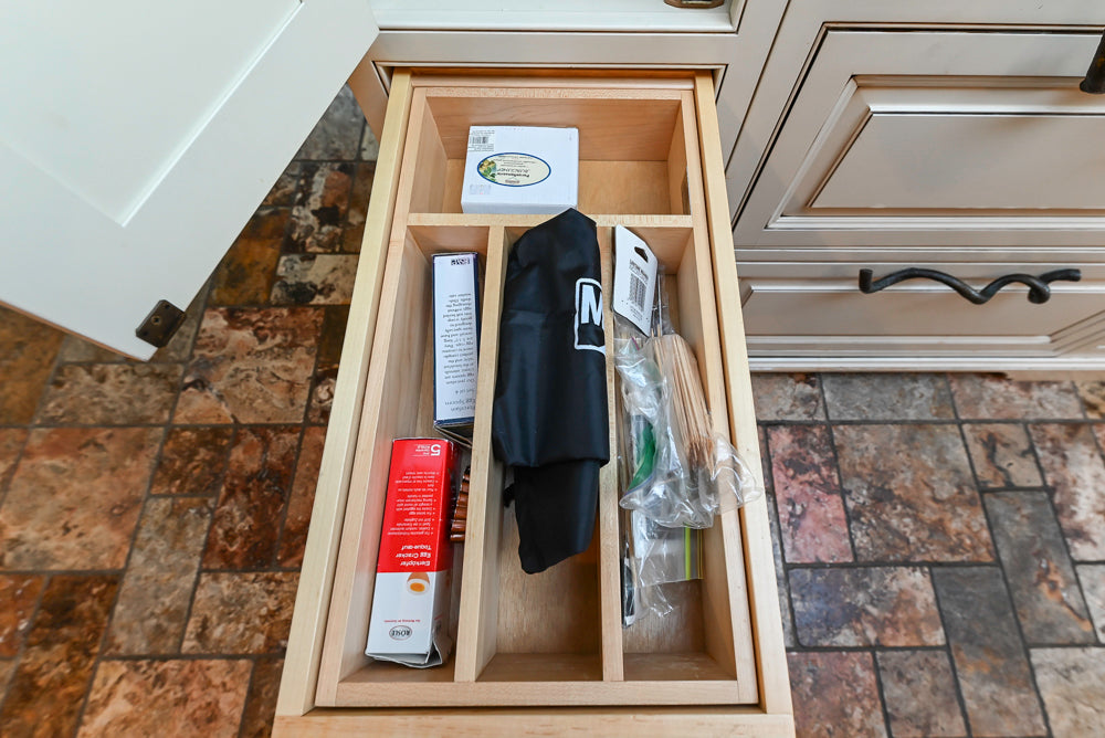 Heirloom Heritage: Traditional Off-White Kitchen with Island & Appliances