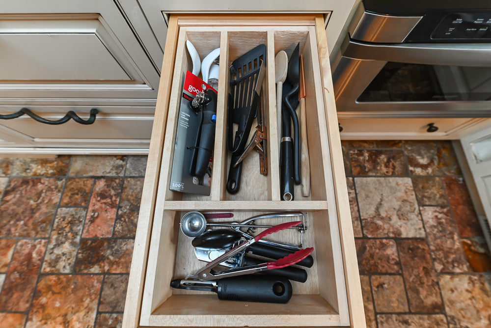 Heirloom Heritage: Traditional Off-White Kitchen with Island & Appliances