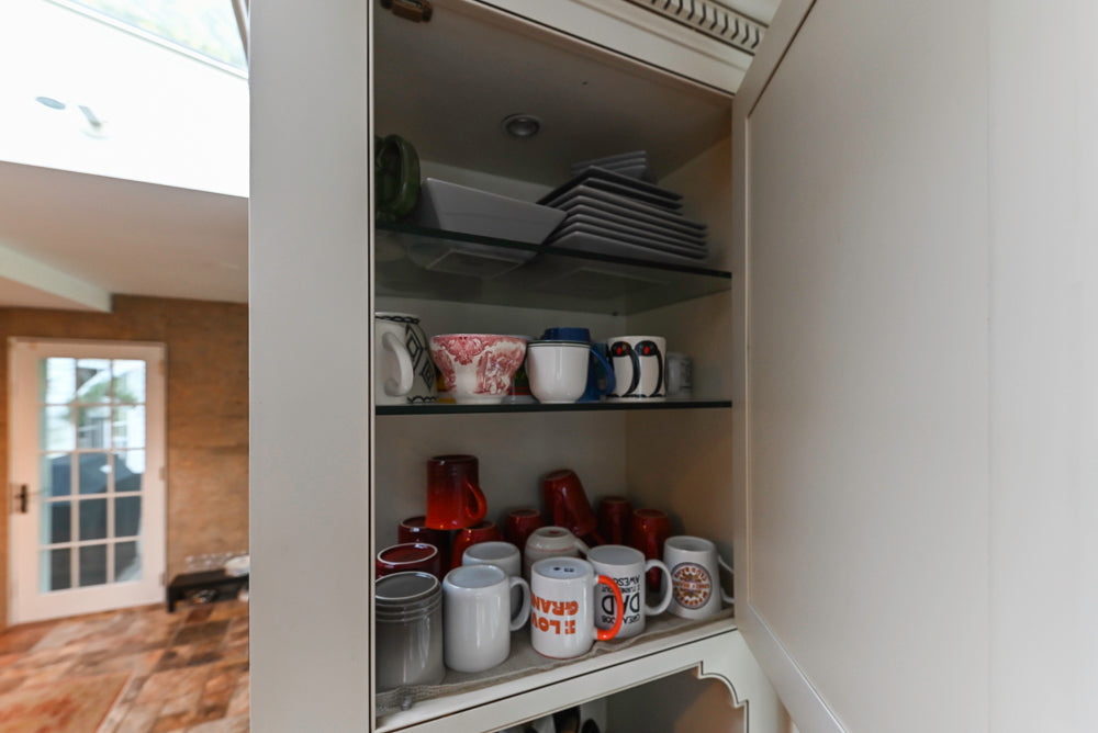 Heirloom Heritage: Traditional Off-White Kitchen with Island & Appliances