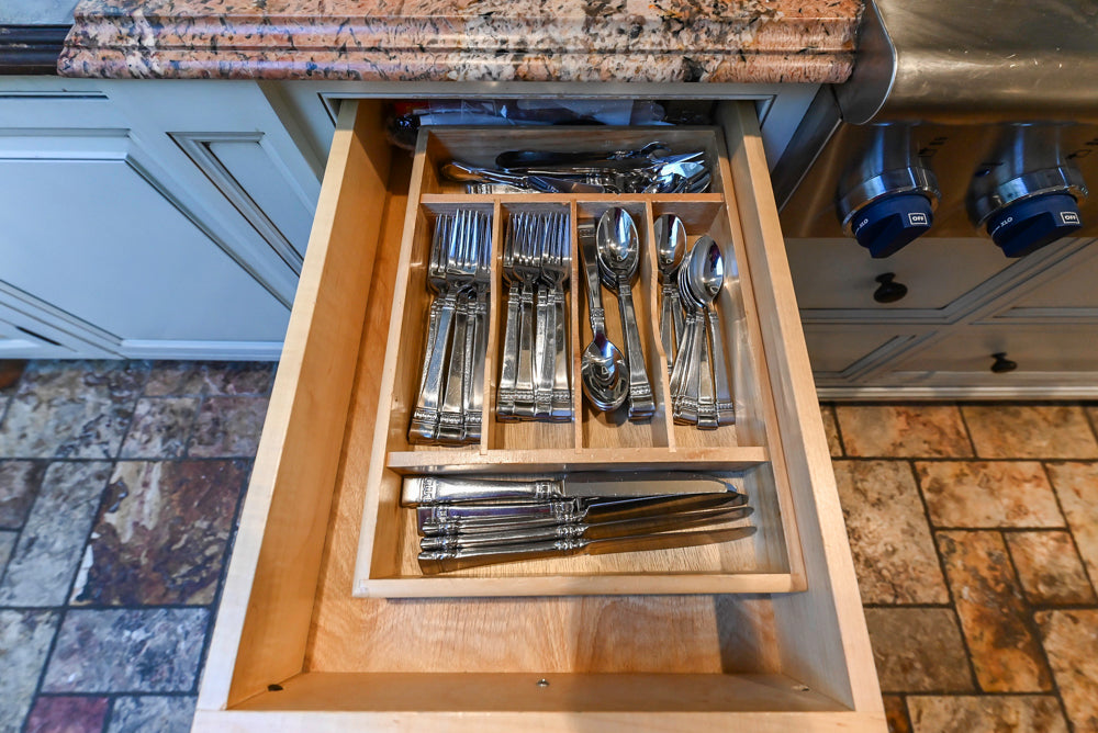 Heirloom Heritage: Traditional Off-White Kitchen with Island & Appliances