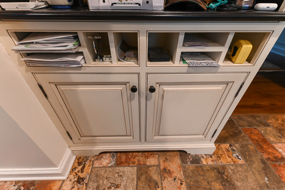 Heirloom Heritage: Traditional Off-White Kitchen with Island & Appliances