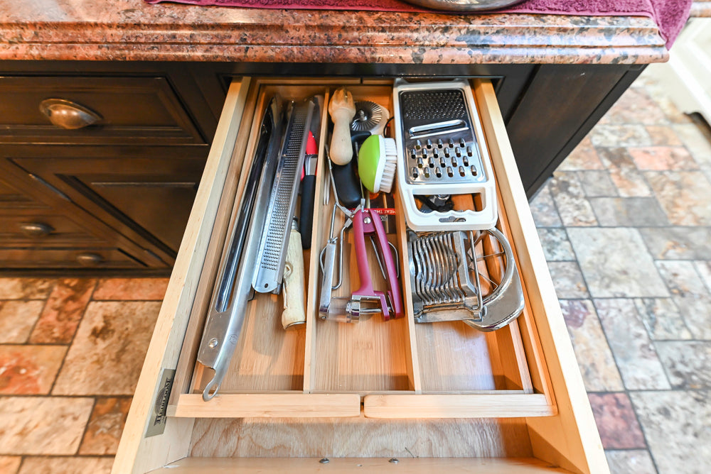 Heirloom Heritage: Traditional Off-White Kitchen with Island & Appliances