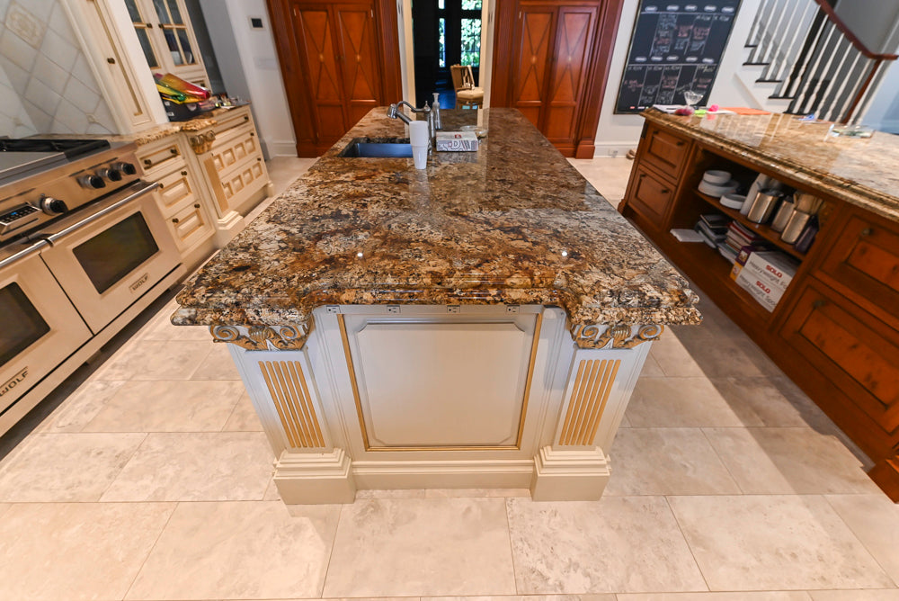 Clive Christian Regency Traditional Cream Kitchen with Pantry & Appliances