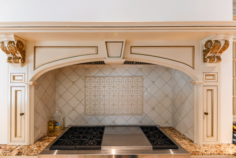 Clive Christian Regency Traditional Cream Kitchen with Pantry & Appliances