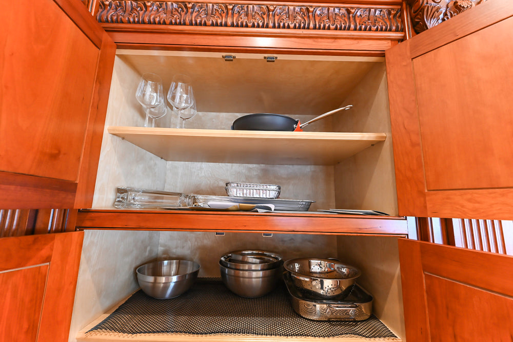 Clive Christian Regency Traditional Cream Kitchen with Pantry & Appliances