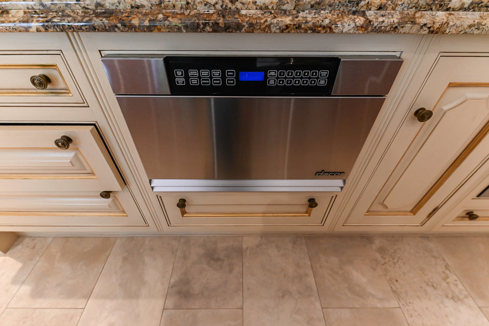 Clive Christian Regency Traditional Cream Kitchen with Pantry & Appliances