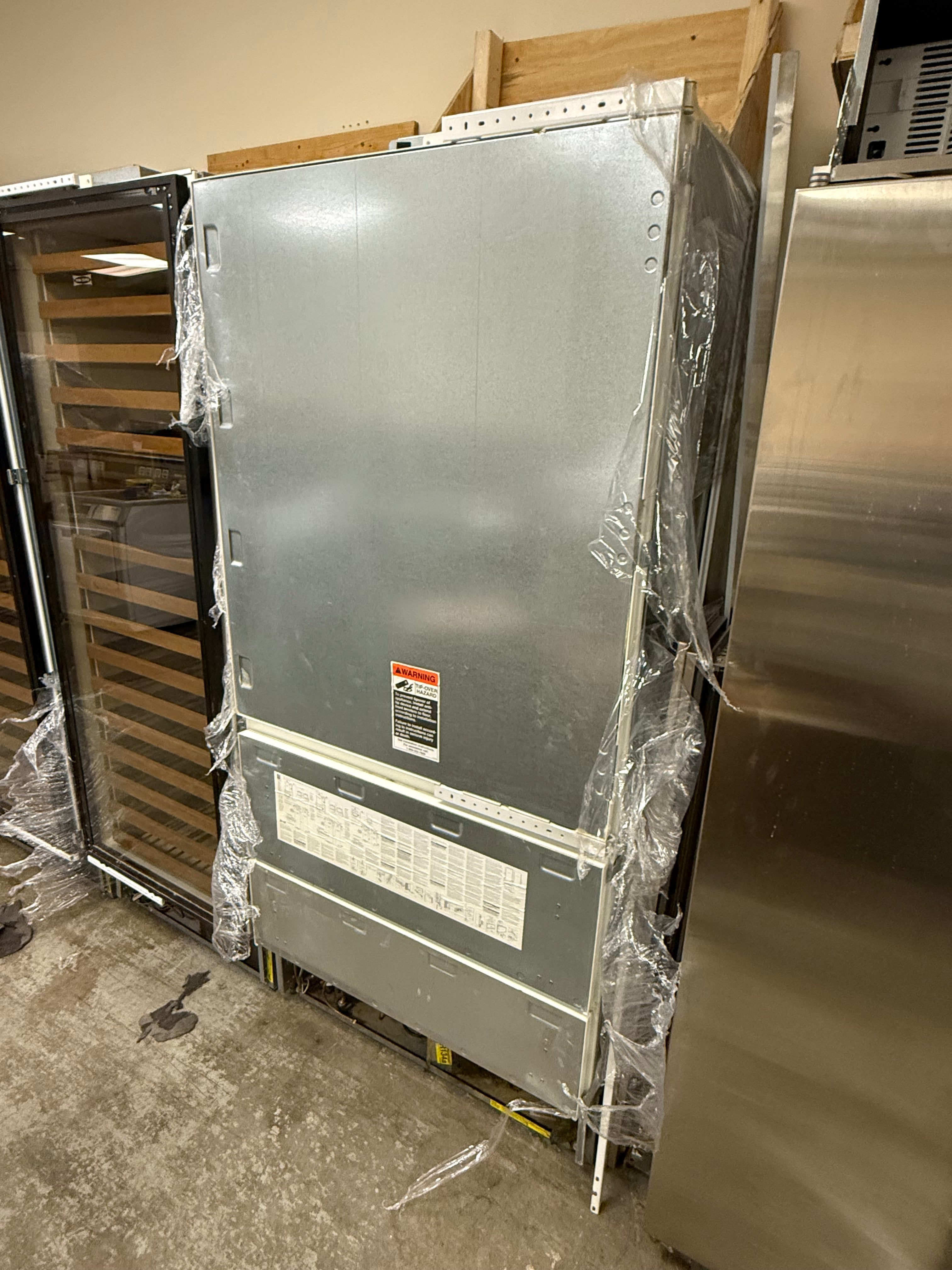 Luxury 36 inch bottom freezer refrigerator by Sub-Zero with dual refrigeration