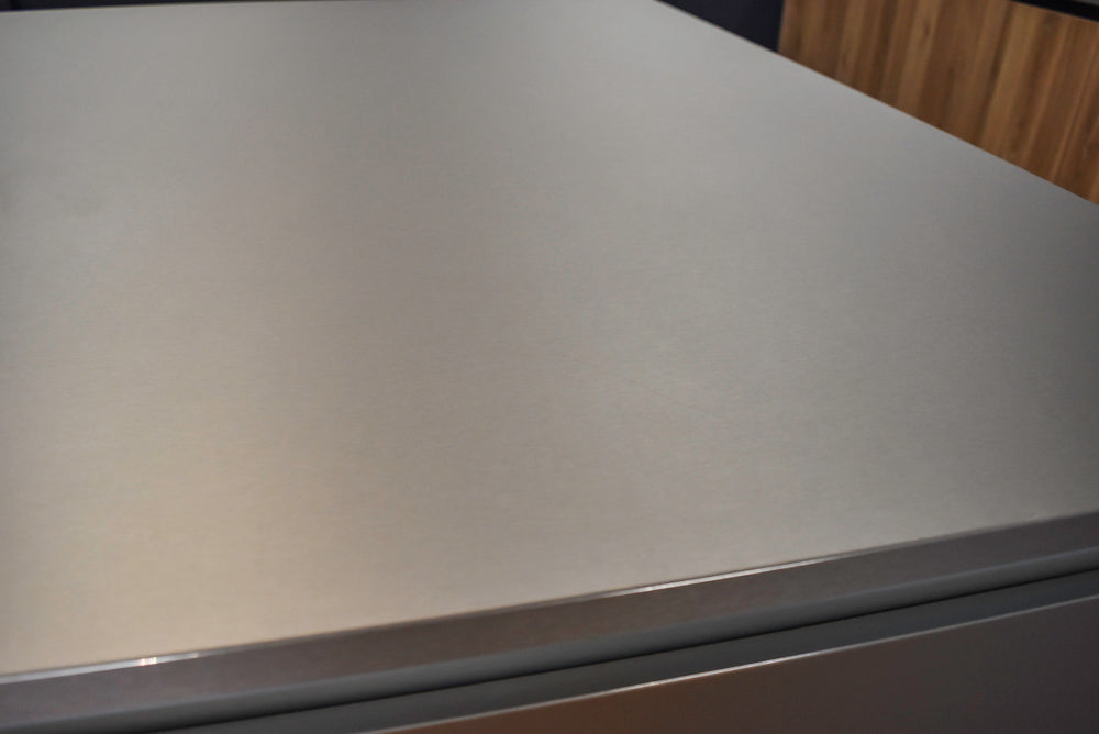 Doimo Cucine Modern Two-Tone Kitchen with Grey Island