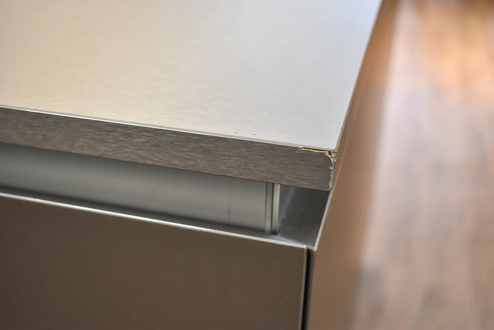 Doimo Cucine Modern Two-Tone Kitchen with Grey Island