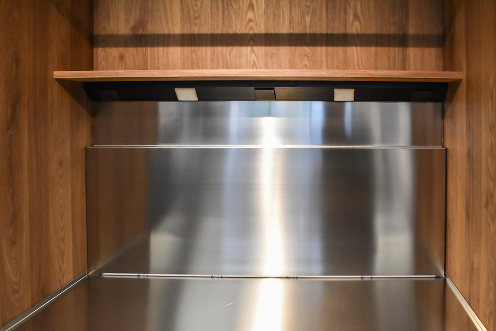 Doimo Cucine Modern Two-Tone Kitchen with Grey Island