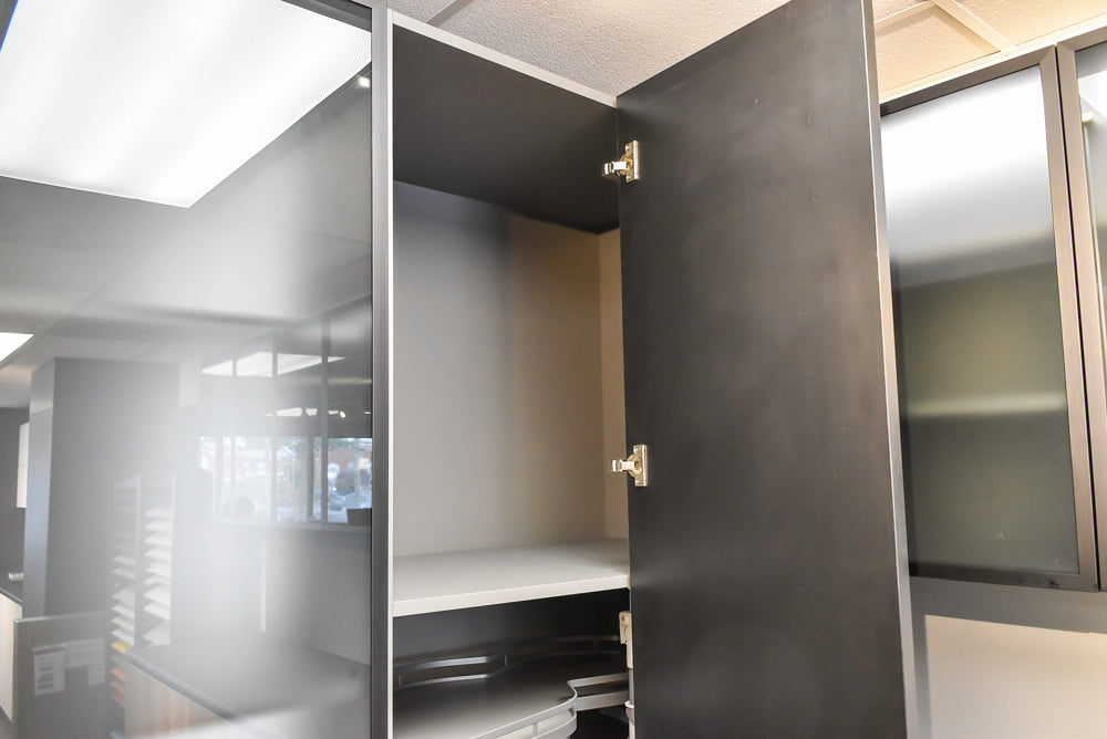 Doimo Cucine Modern Two-Tone Kitchen with Grey Island