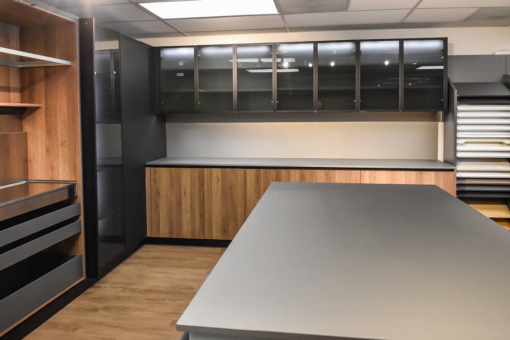 Doimo Cucine Modern Two-Tone Kitchen with Grey Island