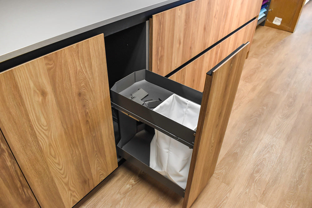 Doimo Cucine Modern Two-Tone Kitchen with Grey Island