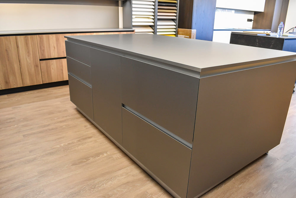 Doimo Cucine Modern Two-Tone Kitchen with Grey Island