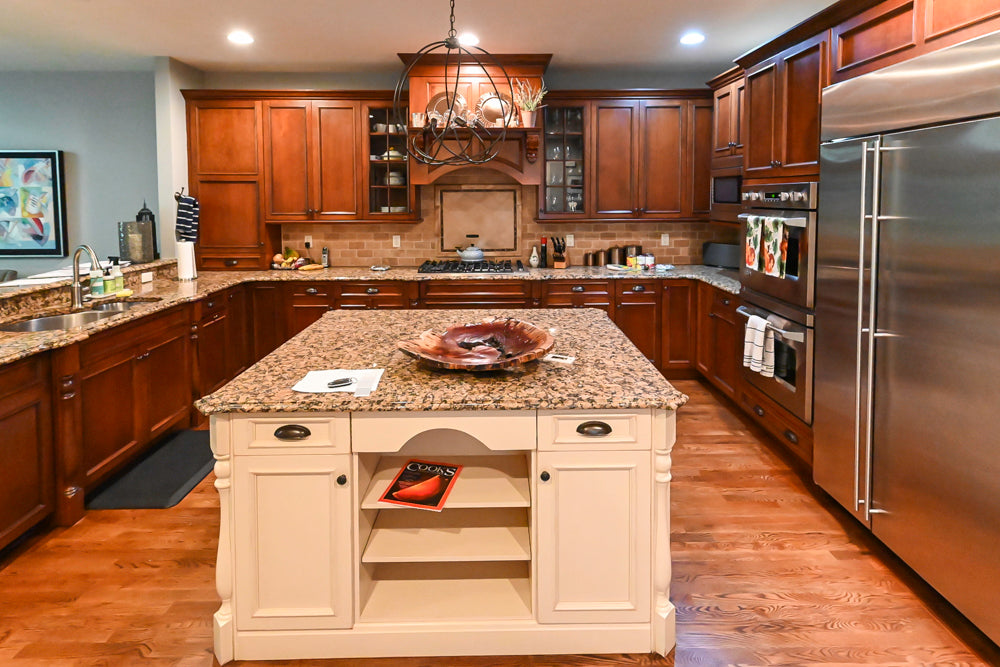Ultracraft Tradtional Dark Wooden Pre-Owned Kitchen with Granite Island and Appliances