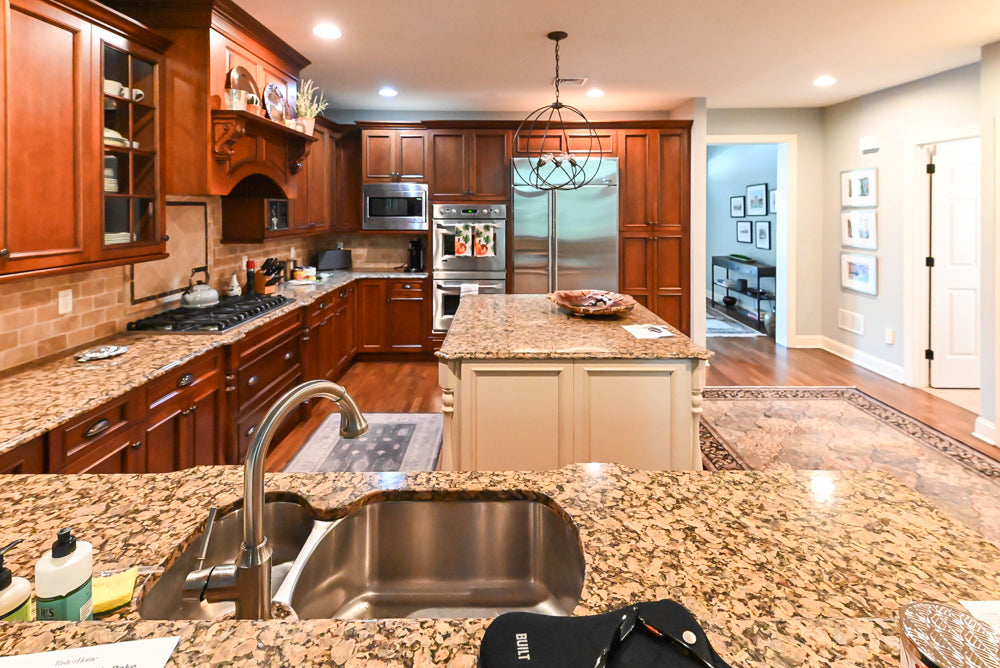 Ultracraft Tradtional Dark Wooden Pre-Owned Kitchen with Granite Island and Appliances