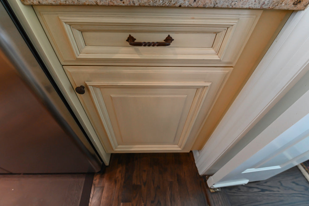 Wood-Mode Wistful: Traditional Cream Wooden Cabinet Kitchen