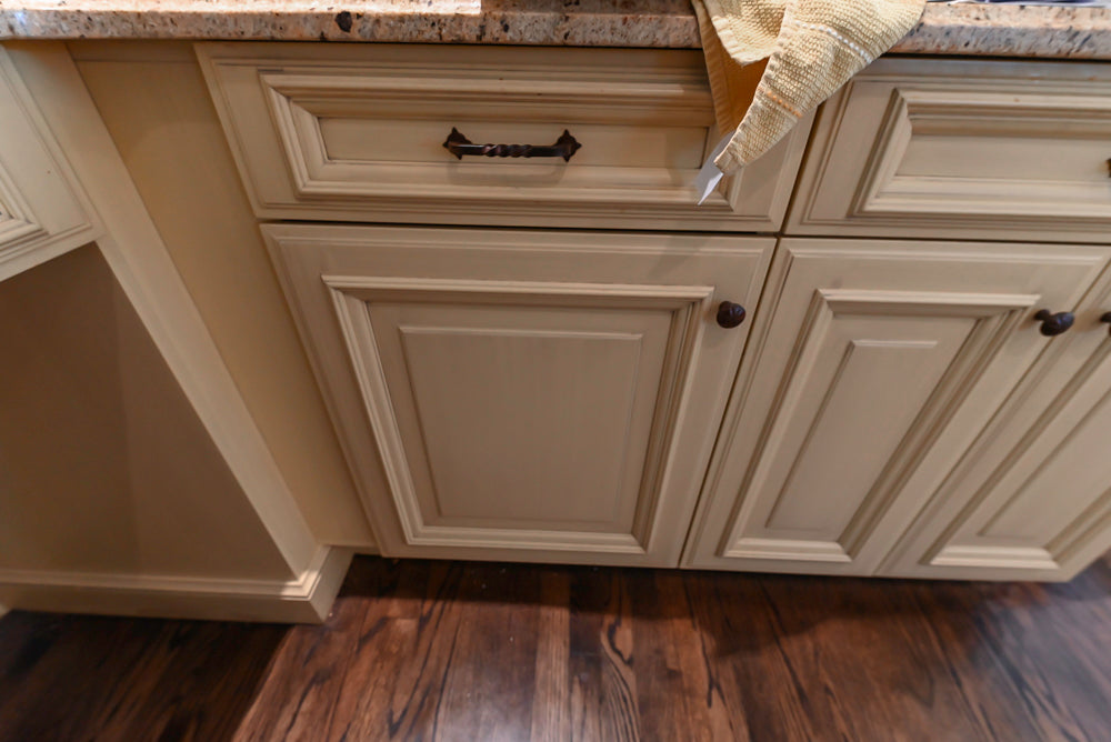 Wood-Mode Wistful: Traditional Cream Wooden Cabinet Kitchen