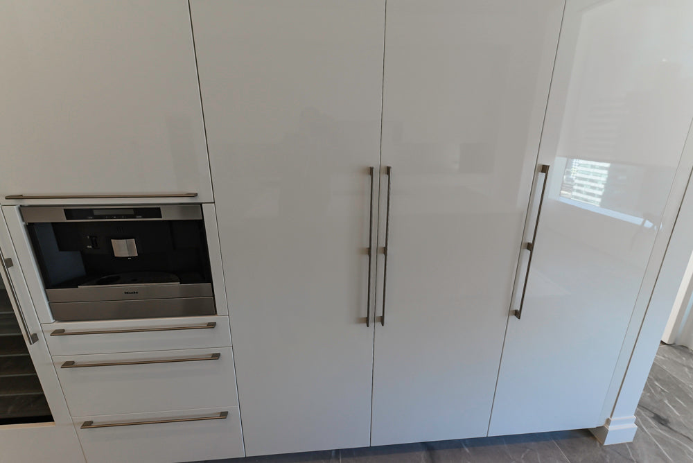 Aran Cucine Modern Glossy White Kitchen with Island, Marble Countertops & Miele Appliances