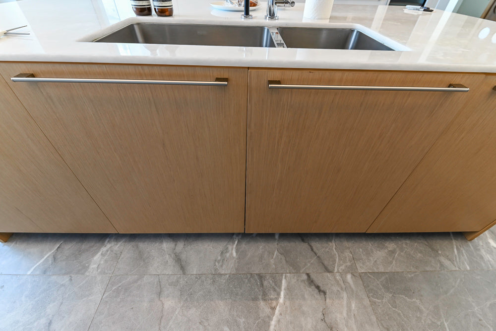 Aran Cucine Modern Glossy White Kitchen with Island, Marble Countertops & Miele Appliances