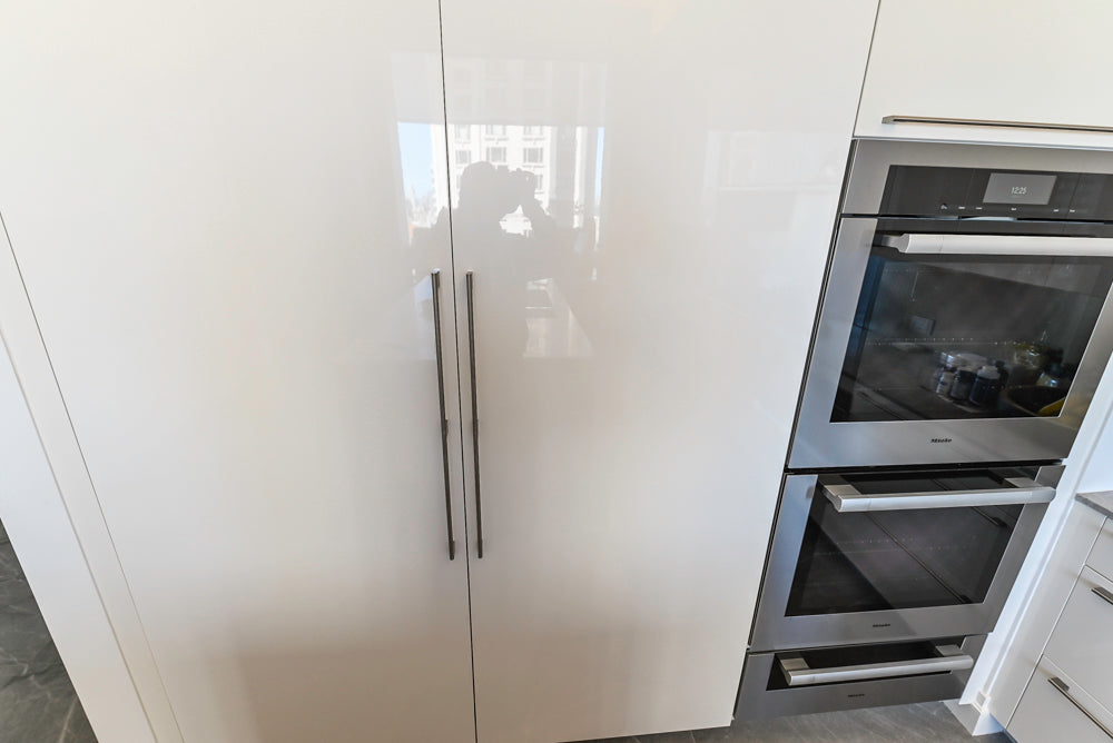 Aran Cucine Modern Glossy White Kitchen with Island, Marble Countertops & Miele Appliances