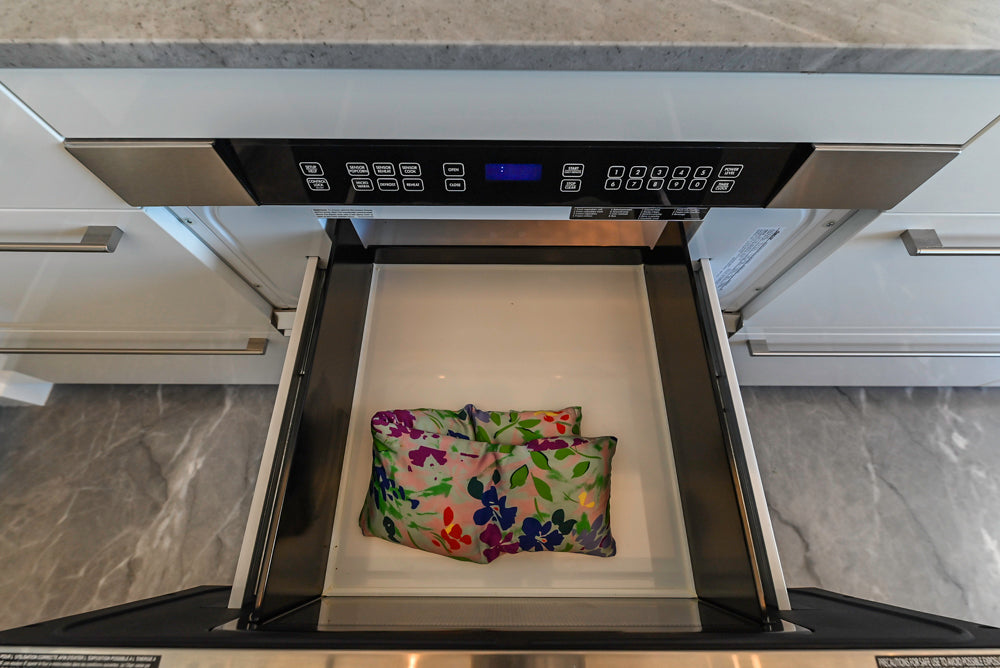 Aran Cucine Modern Glossy White Kitchen with Island, Marble Countertops & Miele Appliances