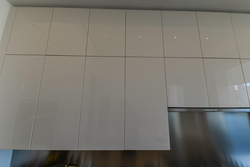 Aran Cucine Modern Glossy White Kitchen with Island, Marble Countertops & Miele Appliances
