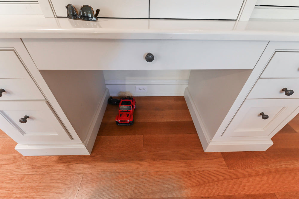 Traditional Large White Kitchen with Island, Desk Area & Appliances