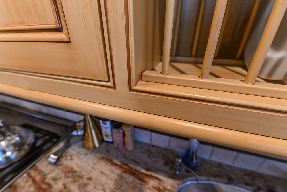 Traditional Light Brown Kitchen with Island, Appliances & Breakfast Area