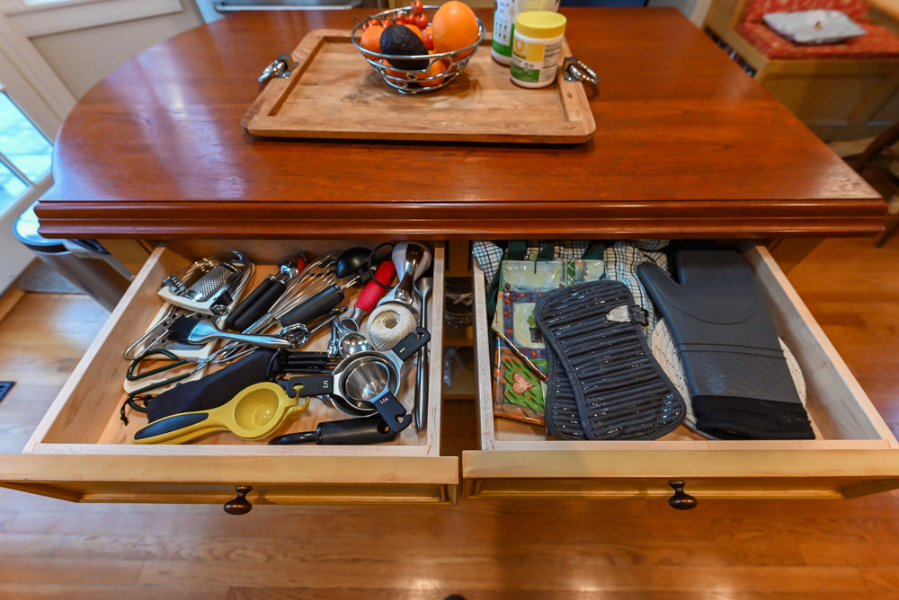 Traditional Light Brown Kitchen with Island, Appliances & Breakfast Area