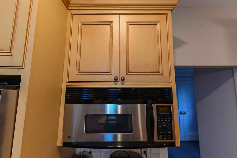 Traditional Light Brown Kitchen with Island, Appliances & Breakfast Area