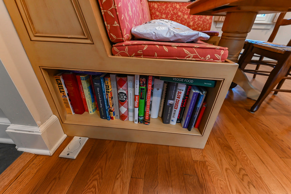 Traditional Light Brown Kitchen with Island, Appliances & Breakfast Area