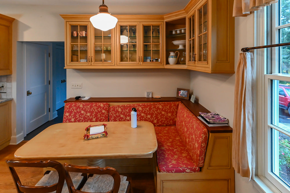 Traditional Light Brown Kitchen with Island, Appliances & Breakfast Area
