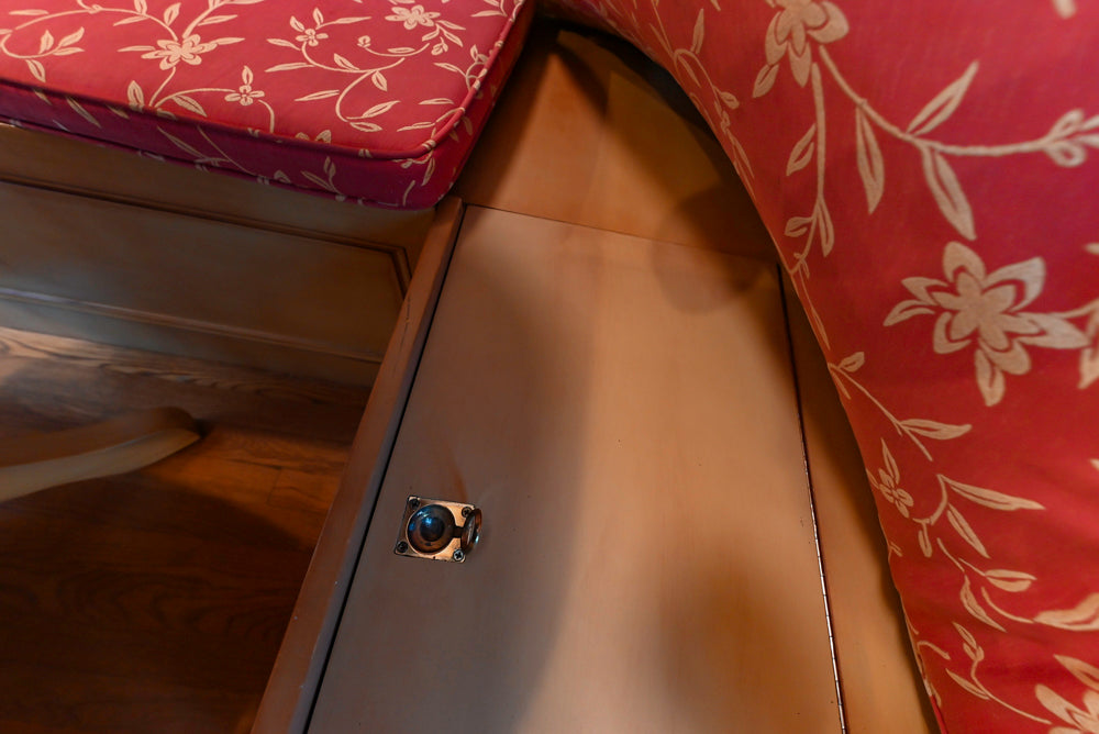 Traditional Light Brown Kitchen with Island, Appliances & Breakfast Area