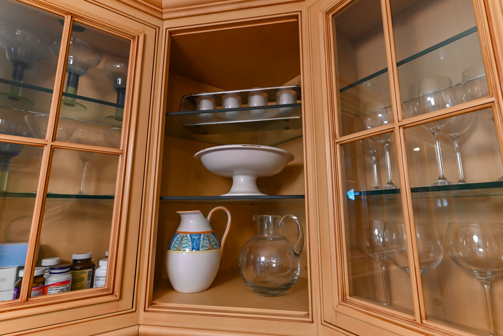 Traditional Light Brown Kitchen with Island, Appliances & Breakfast Area