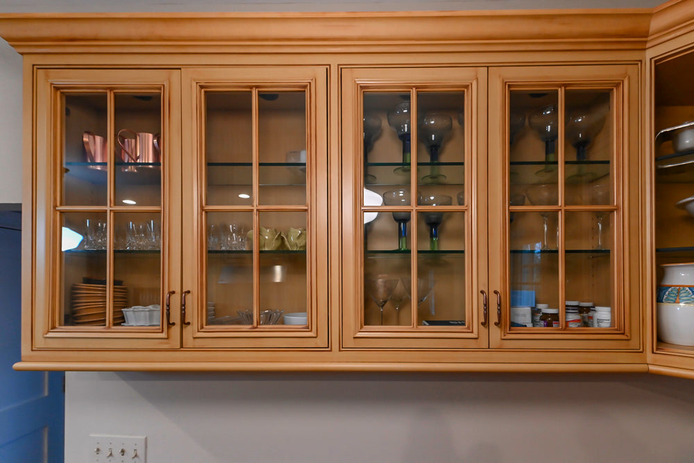 Traditional Light Brown Kitchen with Island, Appliances & Breakfast Area