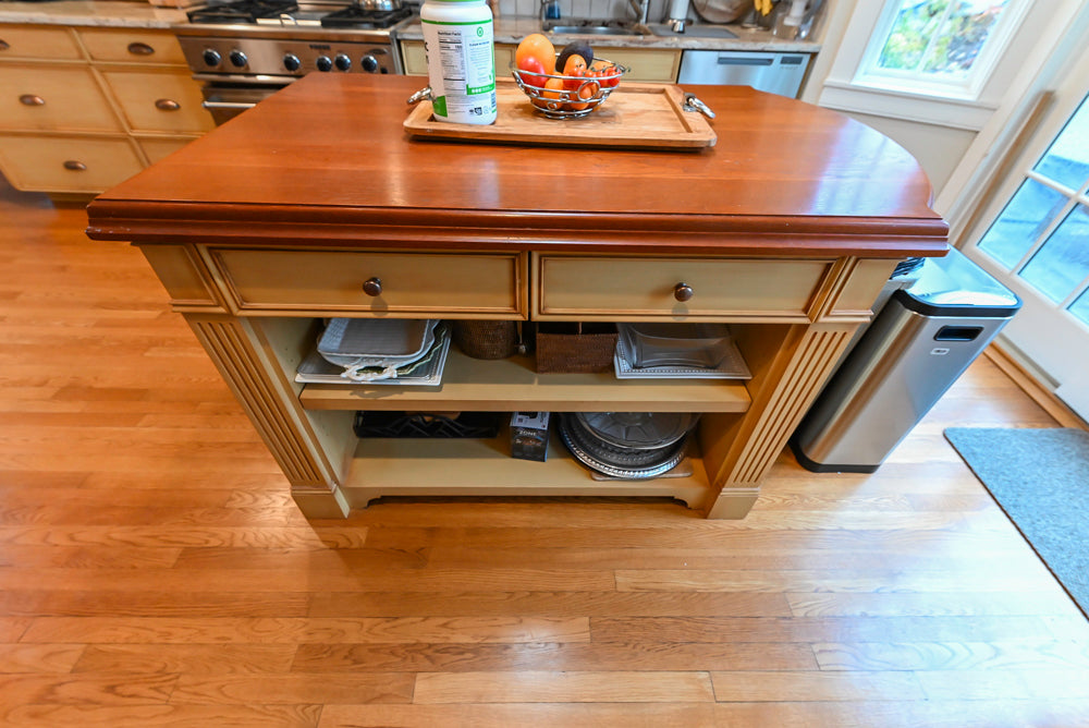 Traditional Light Brown Kitchen with Island, Appliances & Breakfast Area